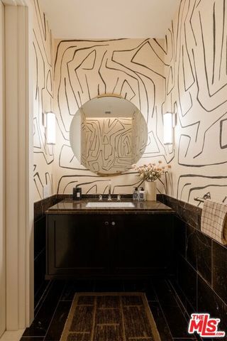 8420 W Sunset Boulevard 107, West Hollywood, CA 90069