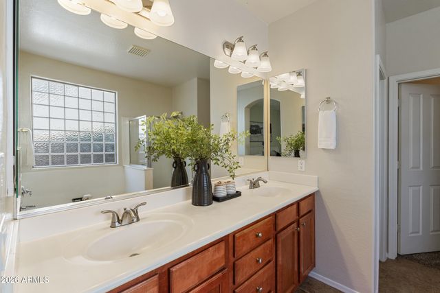 2989 S FISHER Lane, Gilbert, AZ 85295