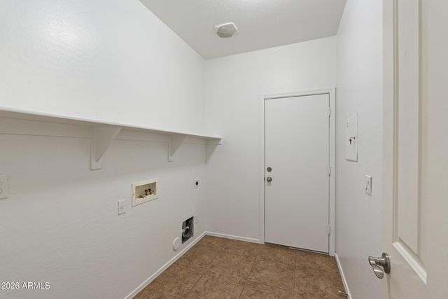 2989 S FISHER Lane, Gilbert, AZ 85295