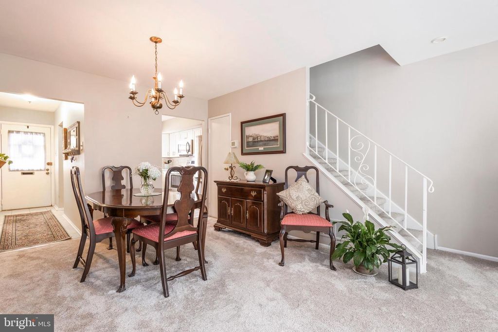 90 HAMPSTEAD DR #90, Ambler, PA 19002