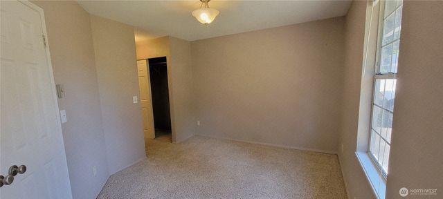 31605 8th Place SW, Federal Way, WA 98023