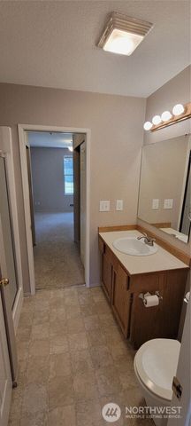 31605 8th Place SW, Federal Way, WA 98023