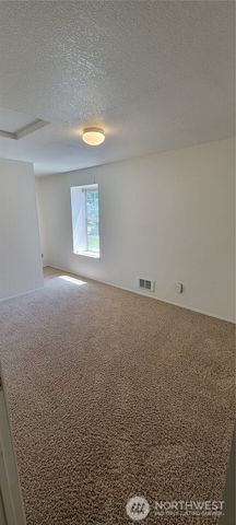 31605 8th Place SW, Federal Way, WA 98023