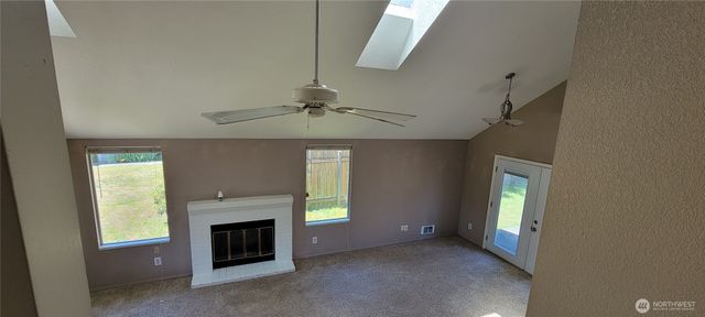 31605 8th Place SW, Federal Way, WA 98023