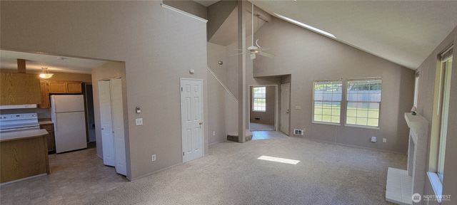 31605 8th Place SW, Federal Way, WA 98023