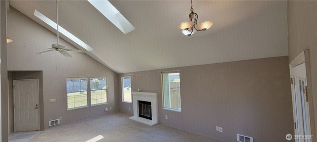 31605 8th Place SW, Federal Way, WA 98023