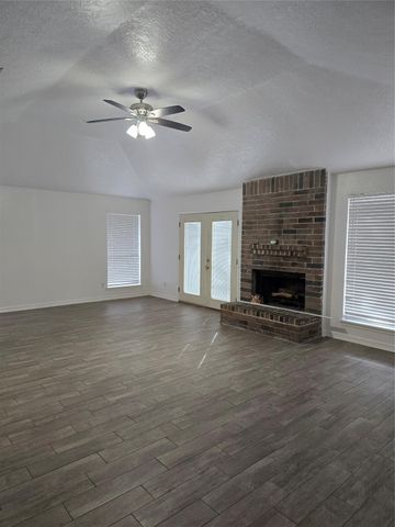 7611 Seminole Street, Baytown, TX 77521