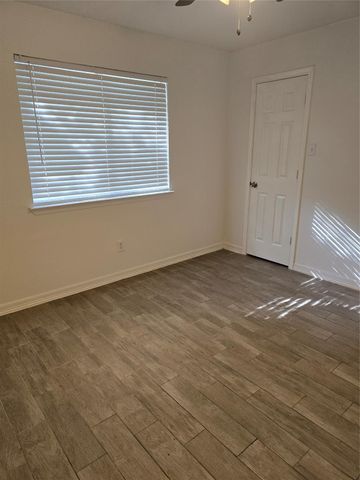 7611 Seminole Street, Baytown, TX 77521