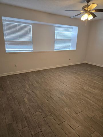 7611 Seminole Street, Baytown, TX 77521