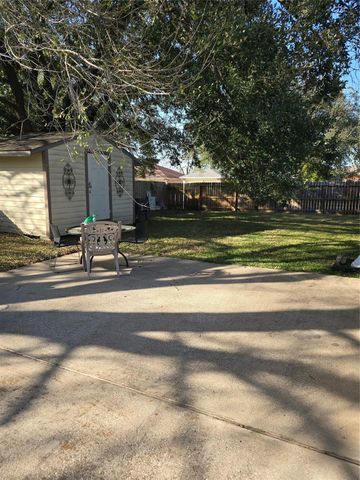 7611 Seminole Street, Baytown, TX 77521