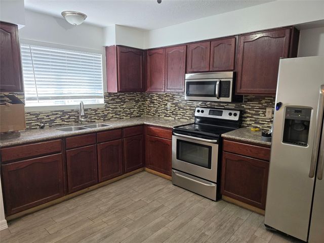 7611 Seminole Street, Baytown, TX 77521