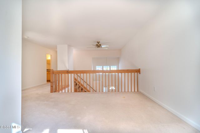 1016 Sterling Ridge Drive, Rensselaer, NY 12144