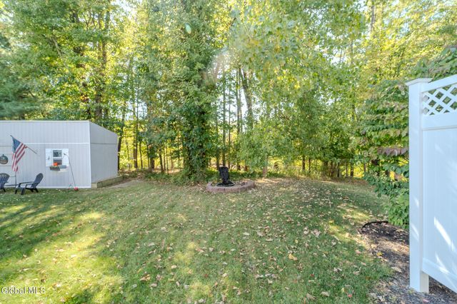 1016 Sterling Ridge Drive, Rensselaer, NY 12144