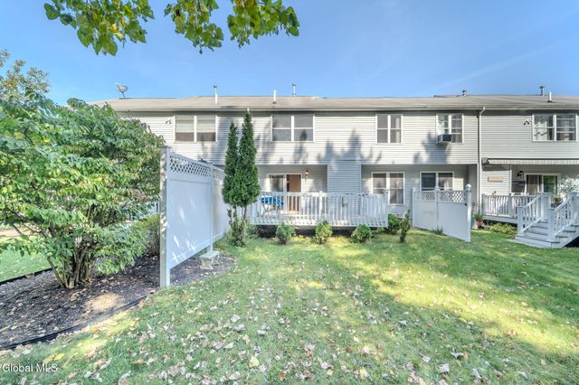 1016 Sterling Ridge Drive, Rensselaer, NY 12144