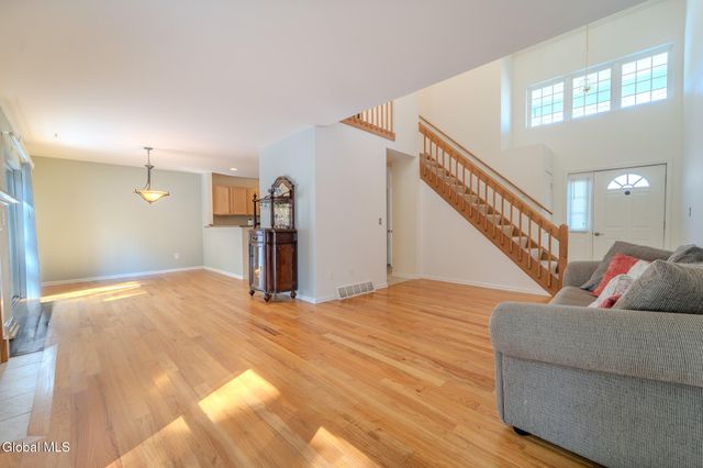 1016 Sterling Ridge Drive, Rensselaer, NY 12144