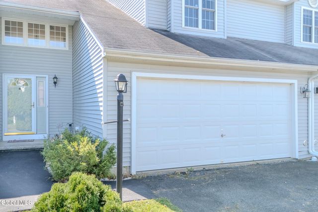 1016 Sterling Ridge Drive, Rensselaer, NY 12144