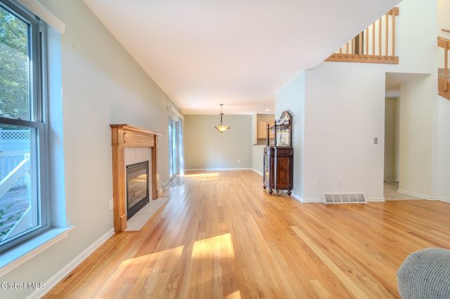 1016 Sterling Ridge Drive, Rensselaer, NY 12144