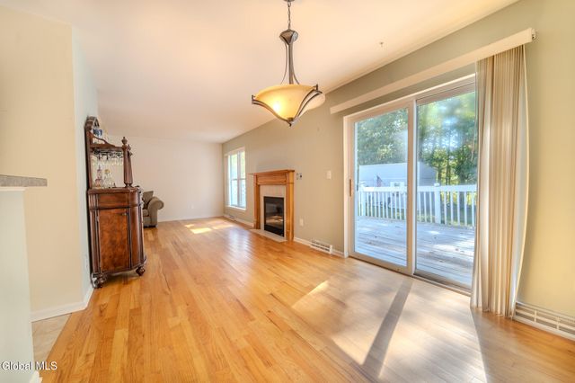 1016 Sterling Ridge Drive, Rensselaer, NY 12144