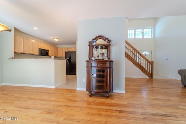 1016 Sterling Ridge Drive, Rensselaer, NY 12144