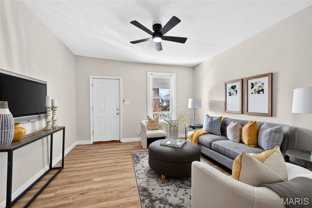 6973 Winona Avenue, St Louis, MO 63109