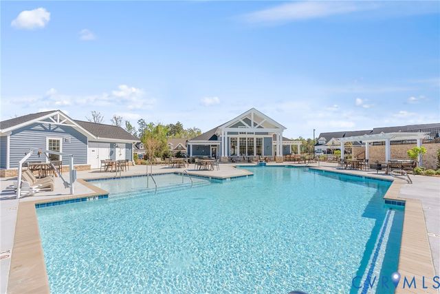 6726 Mayland Ridge Ln, Moseley, VA 23120