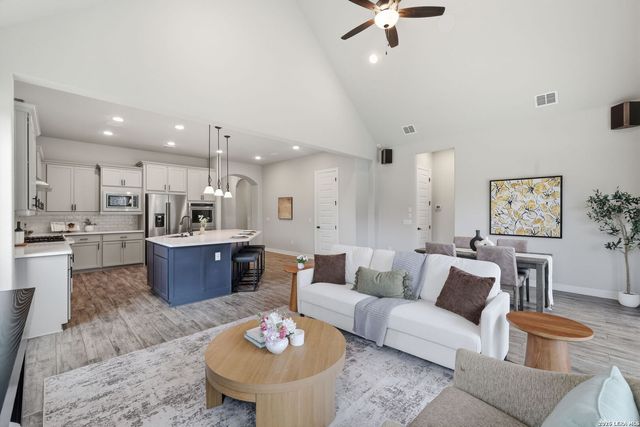 28410 BAILEY XING, San Antonio, TX 78260