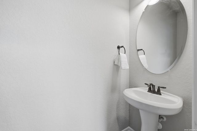 28410 BAILEY XING, San Antonio, TX 78260