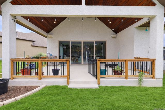 28410 BAILEY XING, San Antonio, TX 78260