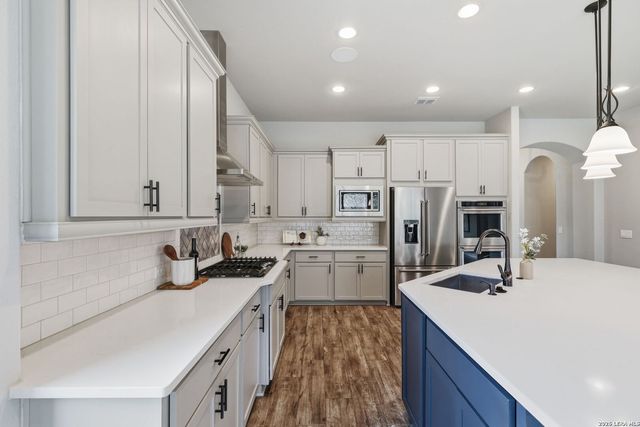 28410 BAILEY XING, San Antonio, TX 78260