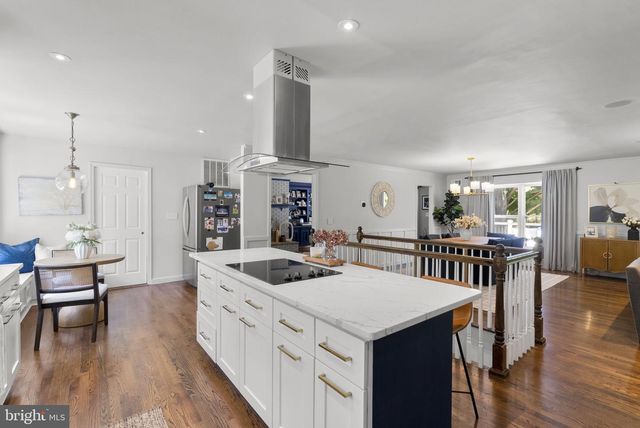 8009 EXODUS DR, Gaithersburg, MD 20882