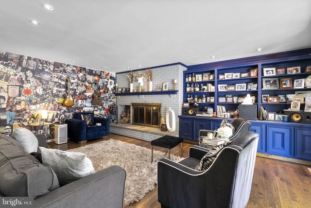 8009 EXODUS DR, Gaithersburg, MD 20882