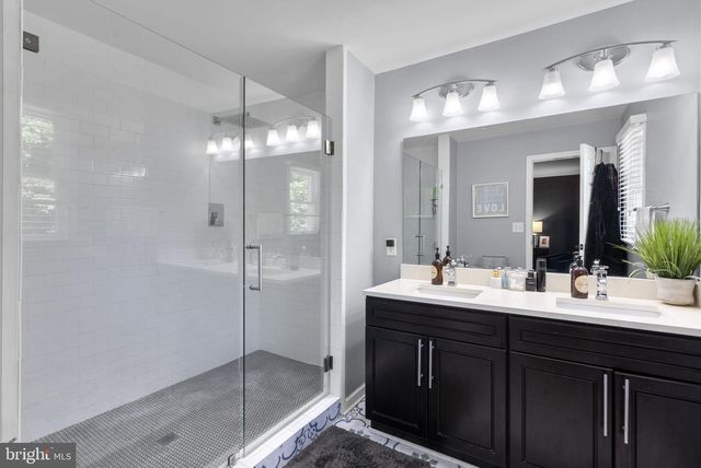 8009 EXODUS DR, Gaithersburg, MD 20882