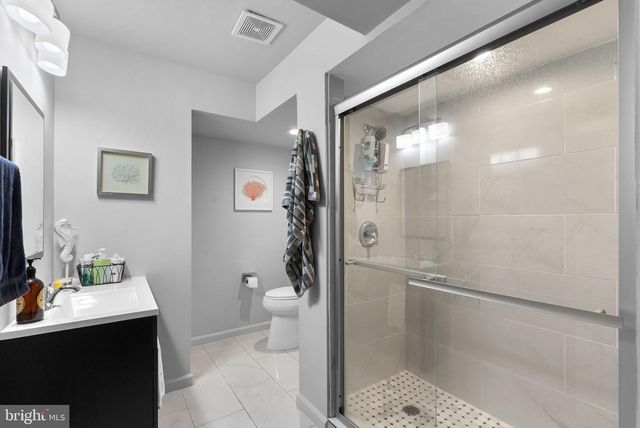 8009 EXODUS DR, Gaithersburg, MD 20882