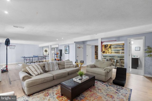 8009 EXODUS DR, Gaithersburg, MD 20882