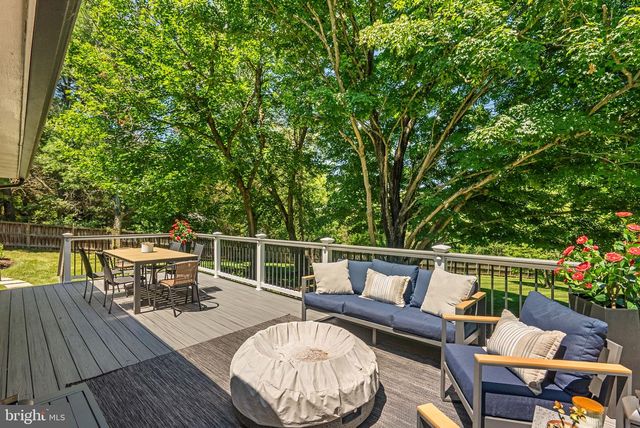 8009 EXODUS DR, Gaithersburg, MD 20882