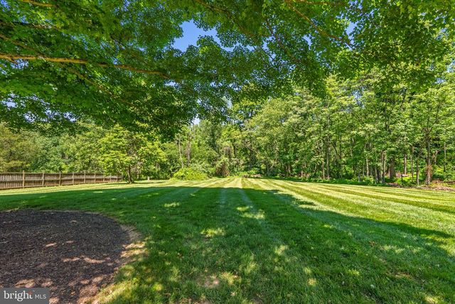 8009 EXODUS DR, Gaithersburg, MD 20882
