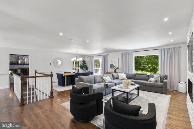 8009 EXODUS DR, Gaithersburg, MD 20882