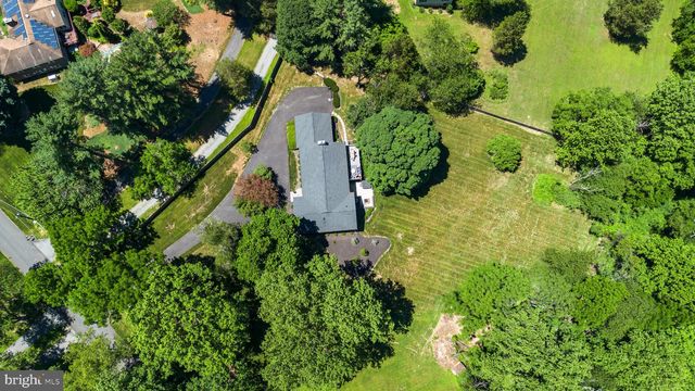 8009 EXODUS DR, Gaithersburg, MD 20882