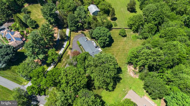 8009 EXODUS DR, Gaithersburg, MD 20882