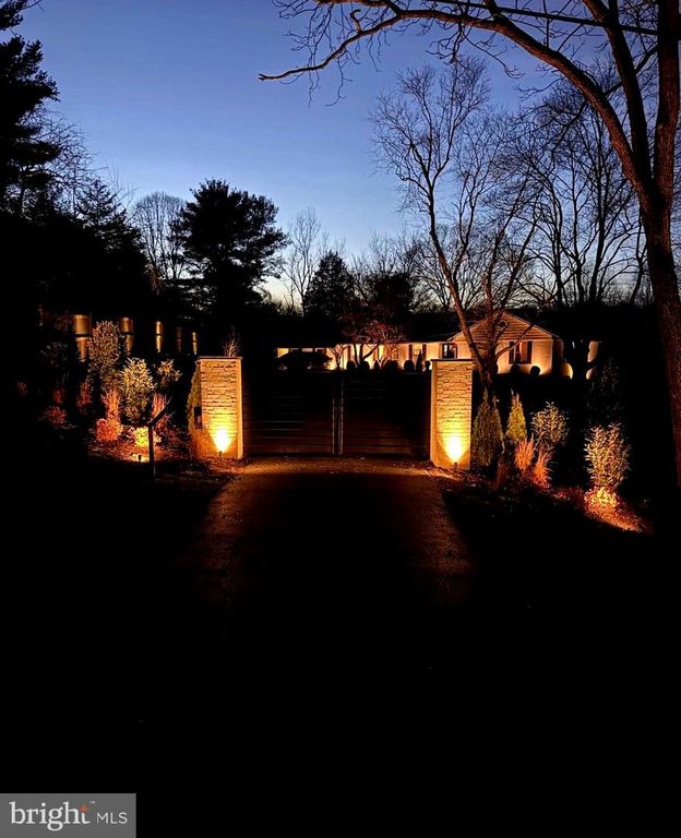 8009 EXODUS DR, Gaithersburg, MD 20882