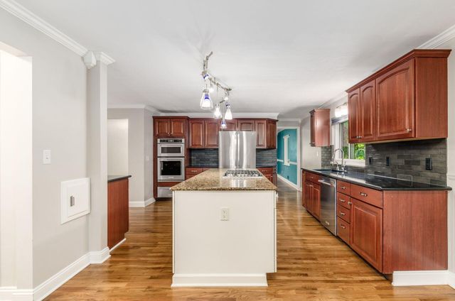 381 Northview Drive, Bexley, OH 43209