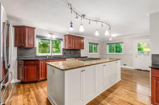 381 Northview Drive, Bexley, OH 43209