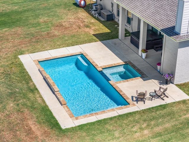 329 Palo Alto Drive, Springtown, TX 76082