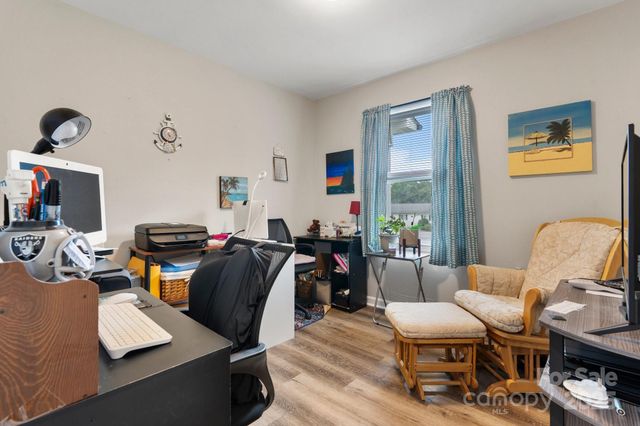 3545 Yorkland Drive, Hickory, NC 28601
