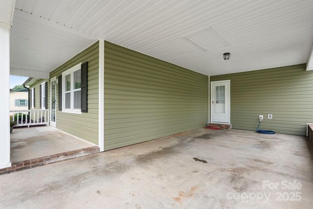 3545 Yorkland Drive, Hickory, NC 28601