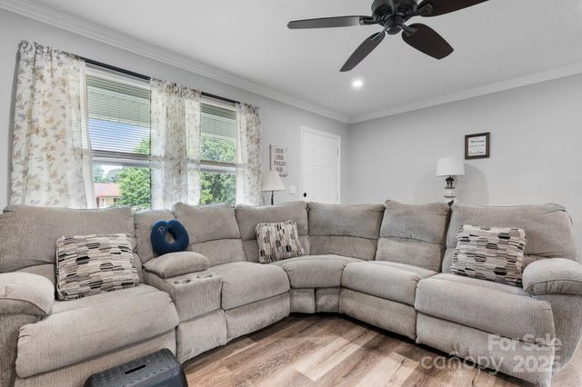 3545 Yorkland Drive, Hickory, NC 28601
