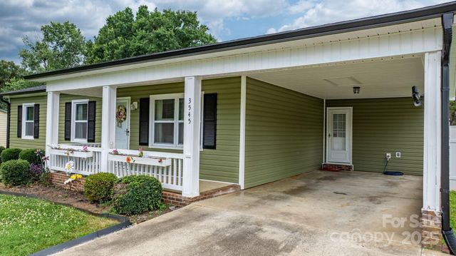 3545 Yorkland Drive, Hickory, NC 28601