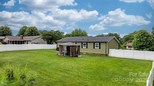 3545 Yorkland Drive, Hickory, NC 28601