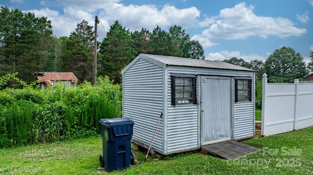 3545 Yorkland Drive, Hickory, NC 28601