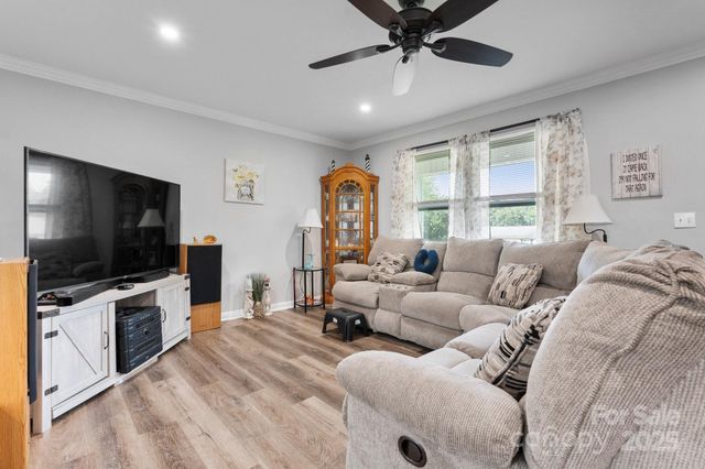 3545 Yorkland Drive, Hickory, NC 28601